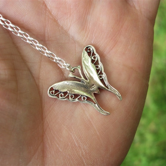 Mother of pearl sterling butterfly necklace NWOT - Picture 5 of 6